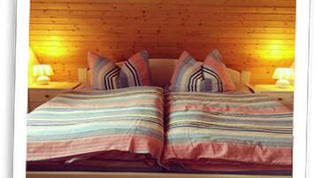 2 Schlafzimmer, Reisekinderbett, Bettwäsche