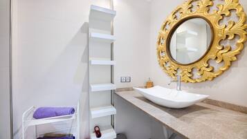 Dusch, hÄrtork och handdukar