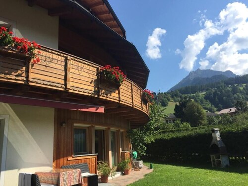 Apartment "Villa Anita Piz da Peres" with Mountain View, Sauna, Wi-Fi & Terrace