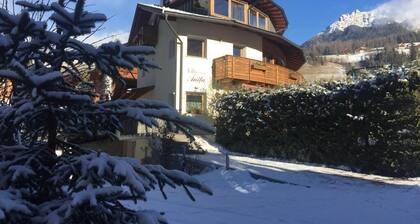 Appartement "Villa Anita Piz da Peres" avec vue sur la montagne, sauna, Wi-Fi et terrasse