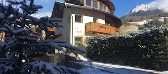 Apartment "Villa Anita Piz da Peres" with Mountain View, Sauna, Wi-Fi & Terrace