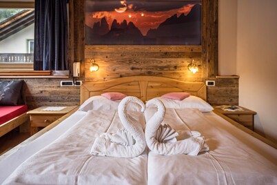 Pet-friendly Apartment "Villa Anita Pares" with Mountain View, Sauna, Wi-Fi, Terrace & Balcony