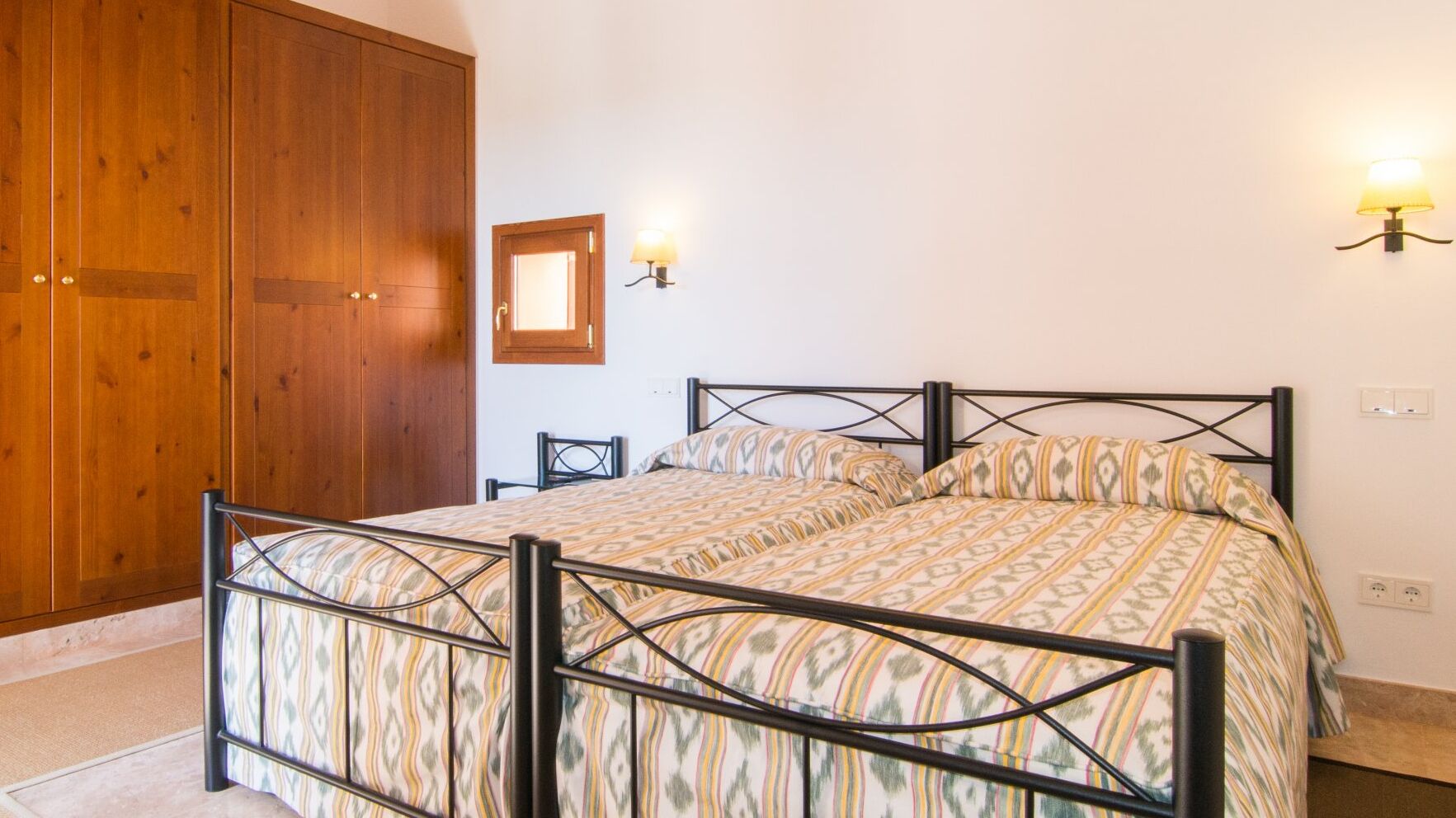 4 dormitorios, wifi gratis, ropa de cama