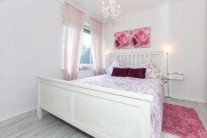 1 Schlafzimmer, Reisekinderbett, WLAN