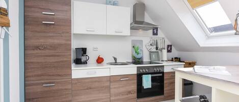 Køleskab, mikrobølgeovn, ovn, opvaskemaskine