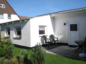 Unclassified image, 2 of 9, button