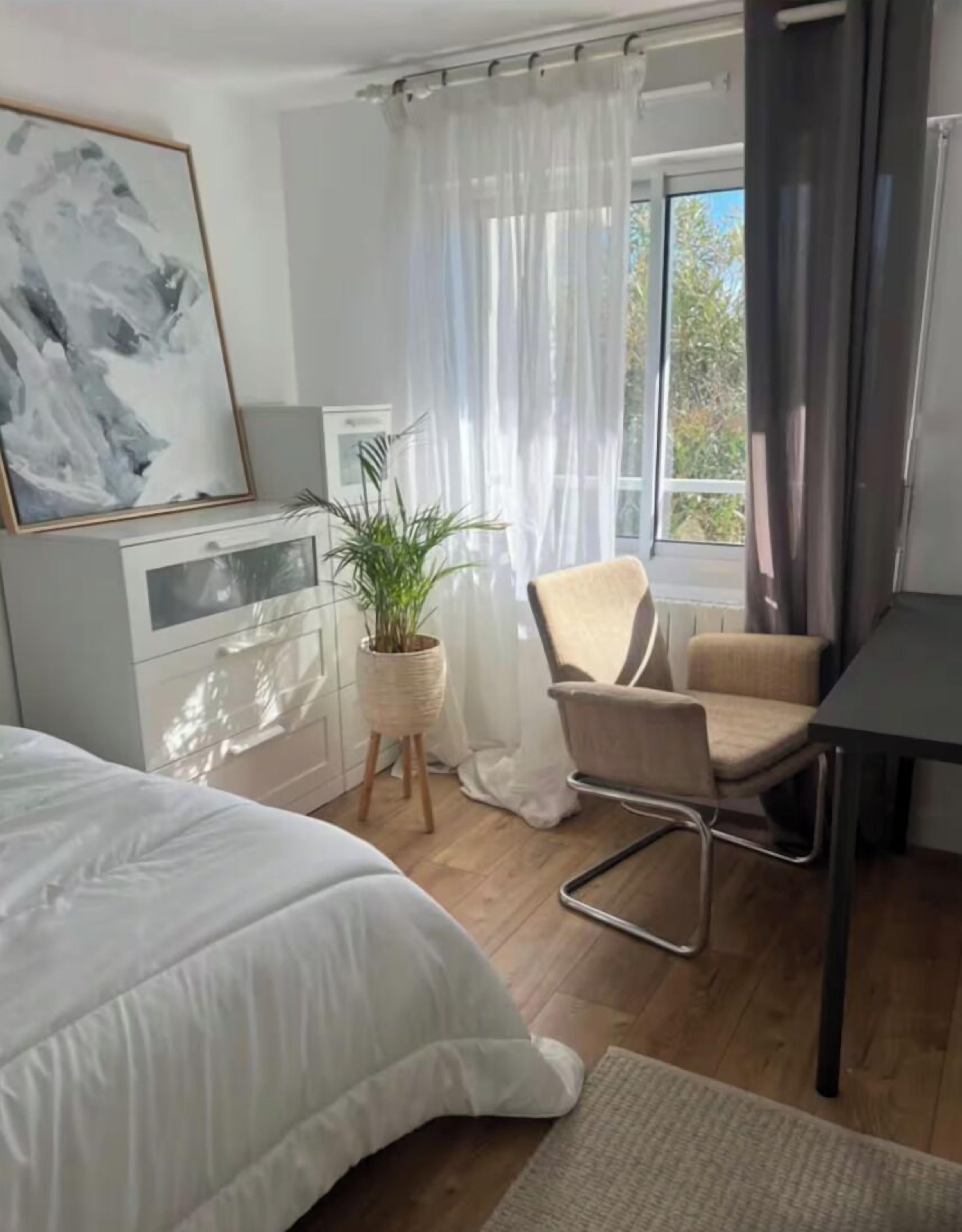 2 bedrooms, iron/ironing board, travel cot, free WiFi