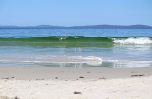 Beach nearby - A cosy getaway you won't want to leave (Police Point)