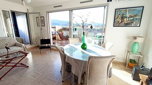 Tv, dvd-spelare och kontor