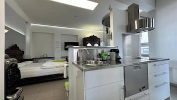 Kühlschrank, Herdplatte, Geschirrspüler