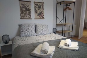 1 chambre, fer et planche à repasser, Wi-Fi, draps fournis