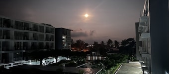 Perfect Apartment To Rejuvenate and Explore The Incredible Krabi Islands