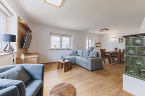 100-cm Smart TV with digital channels, TV, Netflix - Spa Chalet Lodges by we rent (Zell am See)