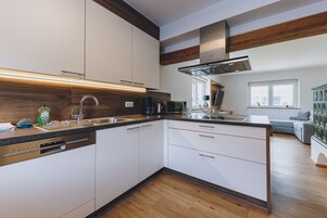 Fridge, microwave, oven, stovetop