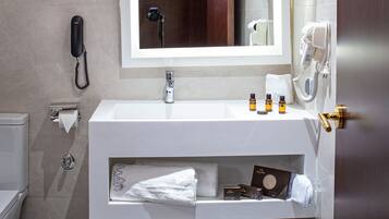 Superior Room | Bathroom | Towels