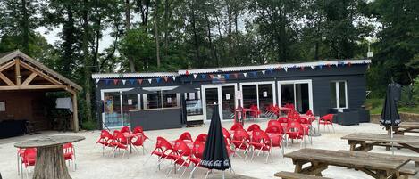 Buiten dineren