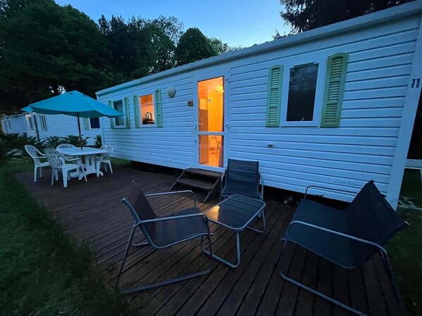 Outdoor dining - Well-exposed mobile home with reversible air conditioning (Saint-Chéron)