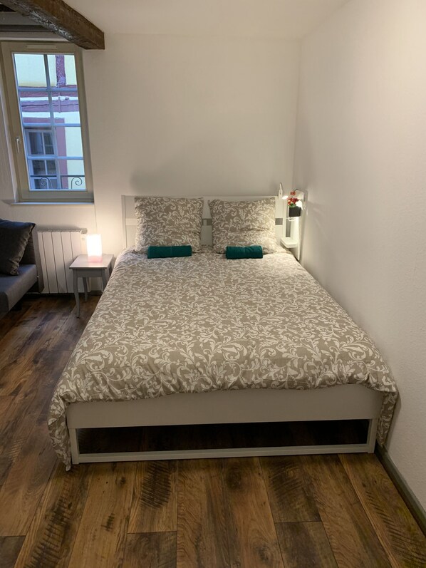 1 غرفة نوم وواي فاي وملاءات أسرّة