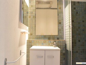 Bathroom - Quiet studio with terrace and parking, Narbonne Beach (Narbonne)