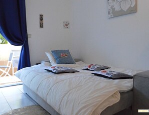 Room - Quiet studio with terrace and parking, Narbonne Beach (Narbonne)