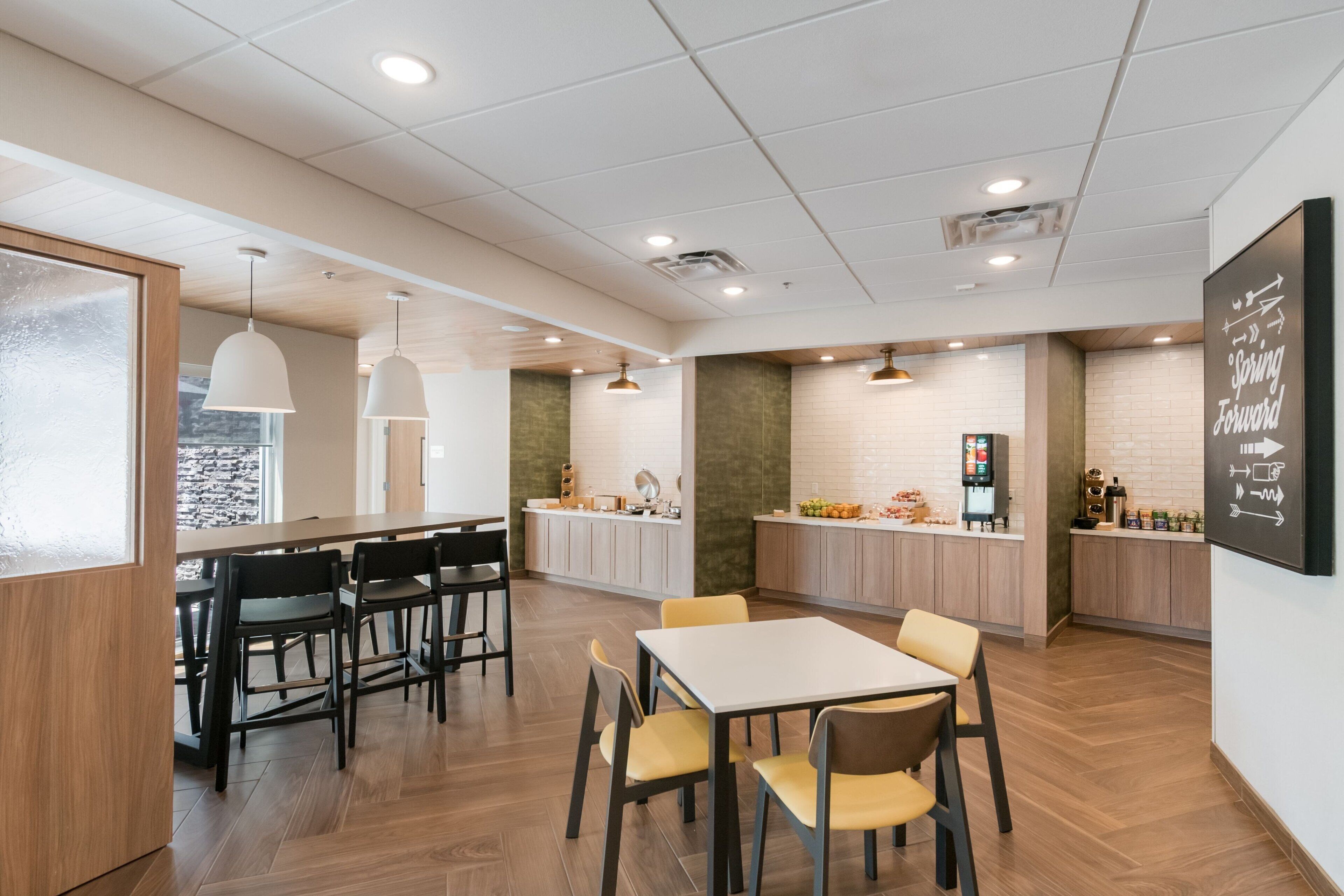 free daily continental breakfast