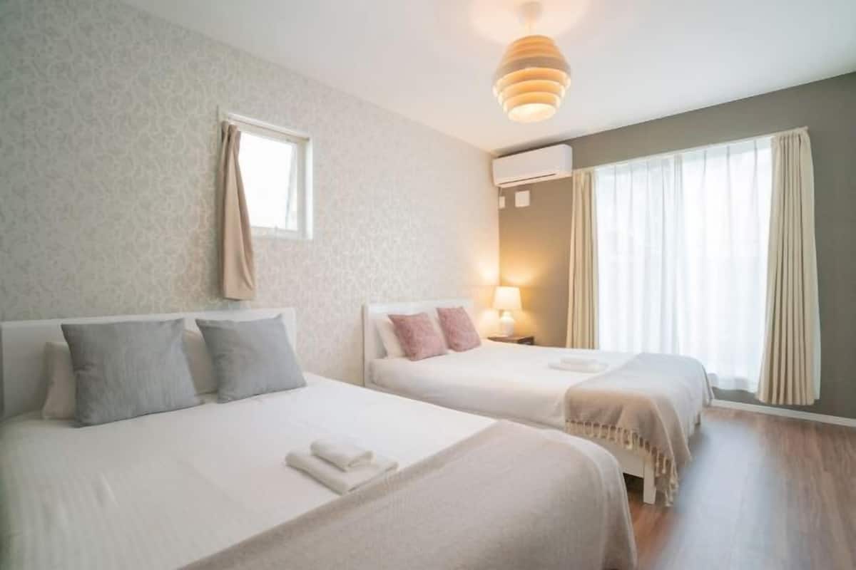 3 habitaciones, decoración personalizada y muebles diferentes