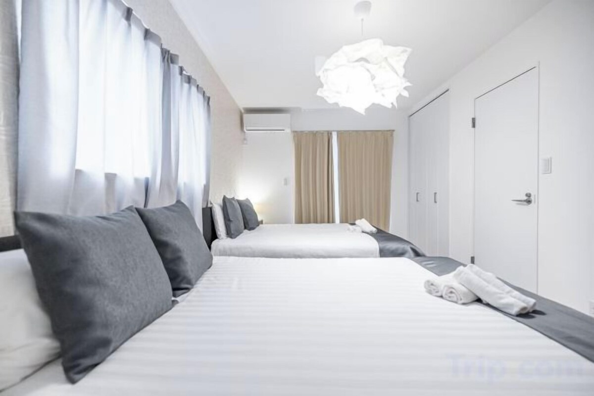 Desk, laptop workspace, blackout drapes, WiFi (free)