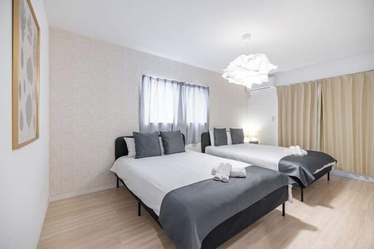 3 habitaciones, decoración personalizada y muebles diferentes