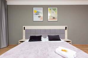 Iron/ironing board, WiFi, bed sheets