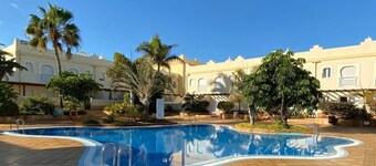 Amazing luxury 3 bed 2 bath villa - now with ultra fast fiber internet