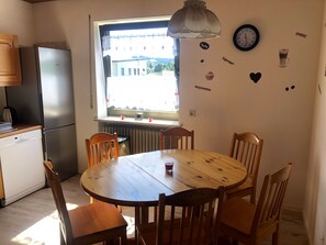 Dining - Ferienwohnung Fischach EG (Fischach)