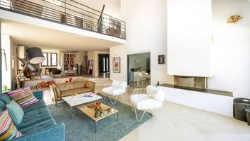 TV connectée, espaces bureaux