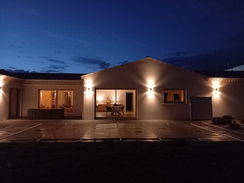 Villa Contemporaine Avec Piscine Privative