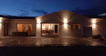 Villa Contemporaine Avec Piscine Privative