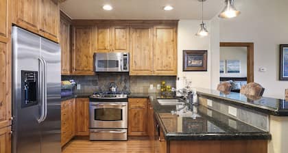 Ski In/Ski Out! **High end LUXURY Penthouse** Two HUGE Master Suites!