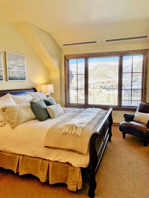 2 habitaciones, wifi gratis y ropa de cama 