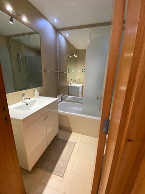 Bathtub, hair dryer, towels - Neptuno IV - Vilamoura (Vilamoura)