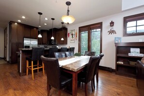 Dining - Townhome Across from Purg- Awesome Unobstructed Views/Deck/Private Hot Tub (Durango)