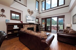 TV, fireplace - Townhome Across from Purg- Awesome Unobstructed Views/Deck/Private Hot Tub (Durango)