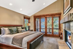 4 bedrooms, desk, iron/ironing board, free WiFi