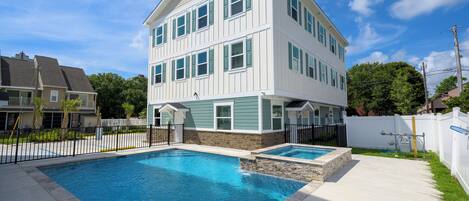 Outdoor pool, a heated pool