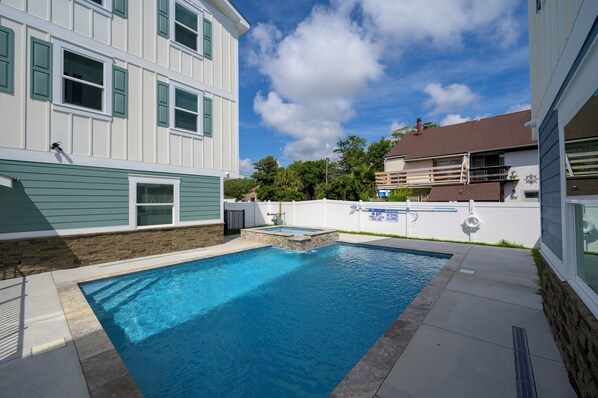 Outdoor pool, a heated pool