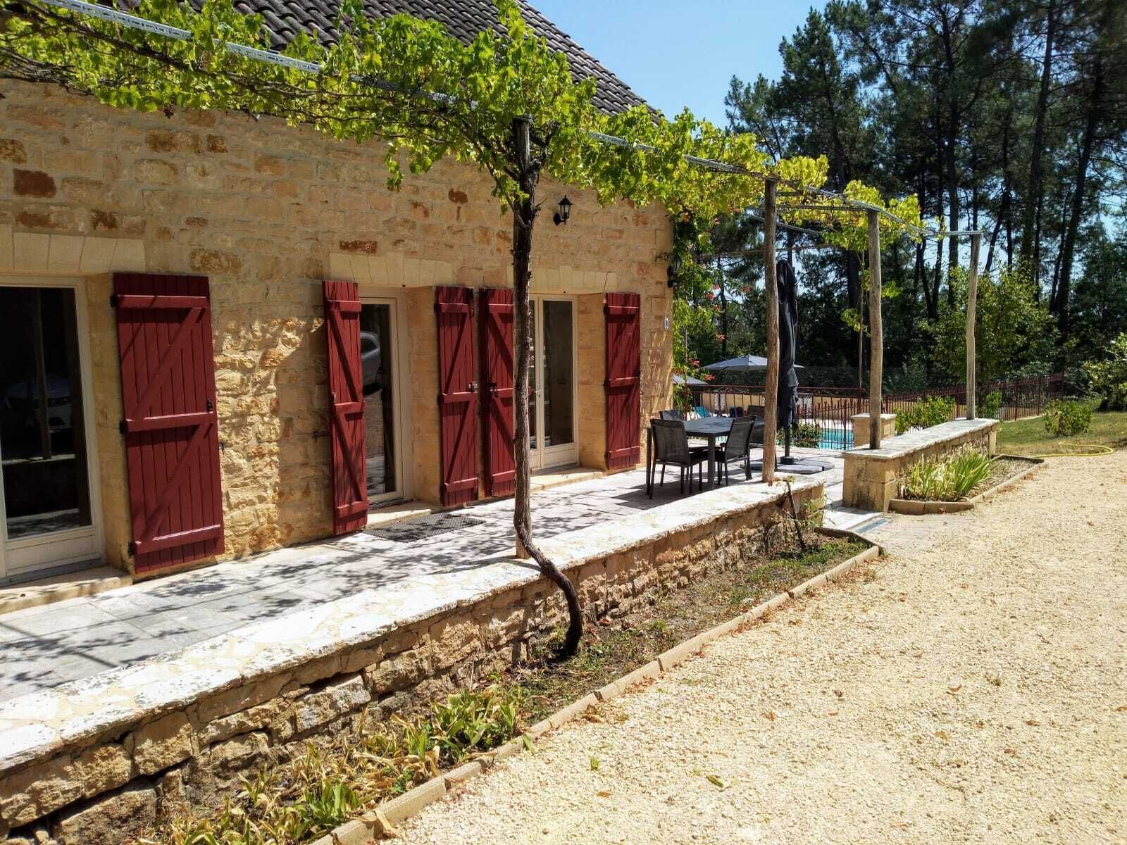 تناول الطعام بالخارج