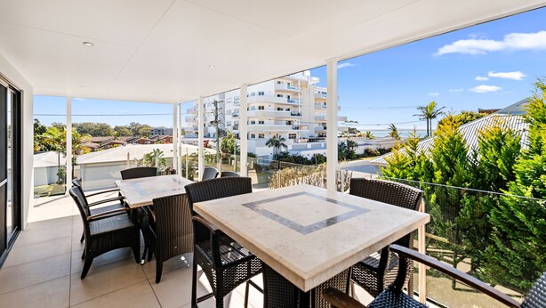 Outdoor dining - The Tomaree Upstairs (Shoal Bay)