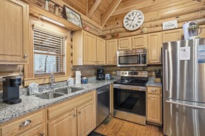 Cabin, 1 Bedroom | Private kitchen | Fridge, oven, coffee/tea maker, toaster - 5 O'clock Somewhere 1 Bedroom Cabin by RedAwning (Sevierville)