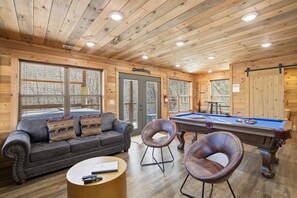 Cabane, 3 chambres | Salle de jeux