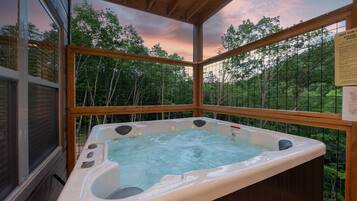 Cabin, 3 Bedrooms | Outdoor spa tub