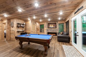 เคบิน, 3 ห้องนอน | บิลเลียด