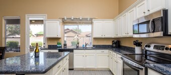 Casa Caliente 3 Bedroom Home by Redawning