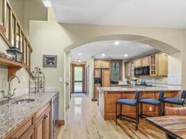 Townhome, 3 Bedrooms | Private kitchen | Fridge, oven, coffee/tea maker, toaster